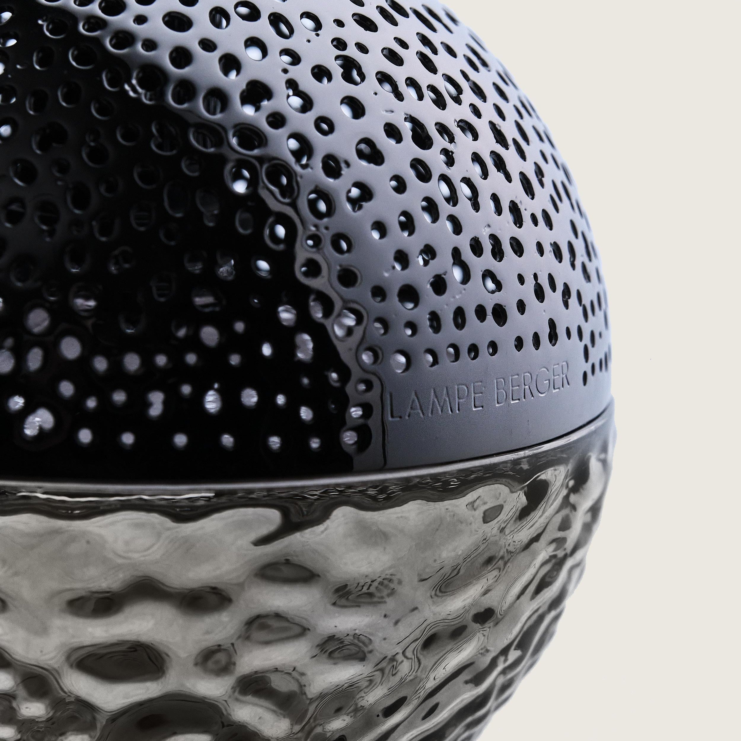Gravity Fragrance Lamp | Black